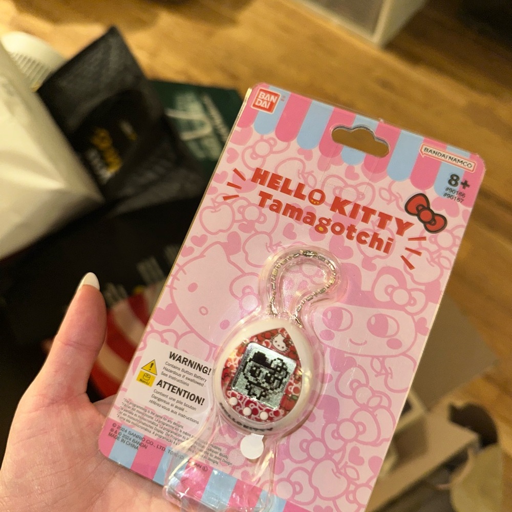 Hello Kitty Tamagotchi - red and white